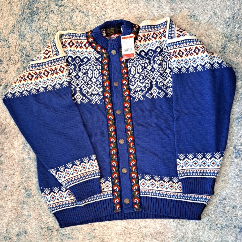 NWT Devold Nordic Ski Sweater 100% Wool Pewter Buttons Black White Red  Norway